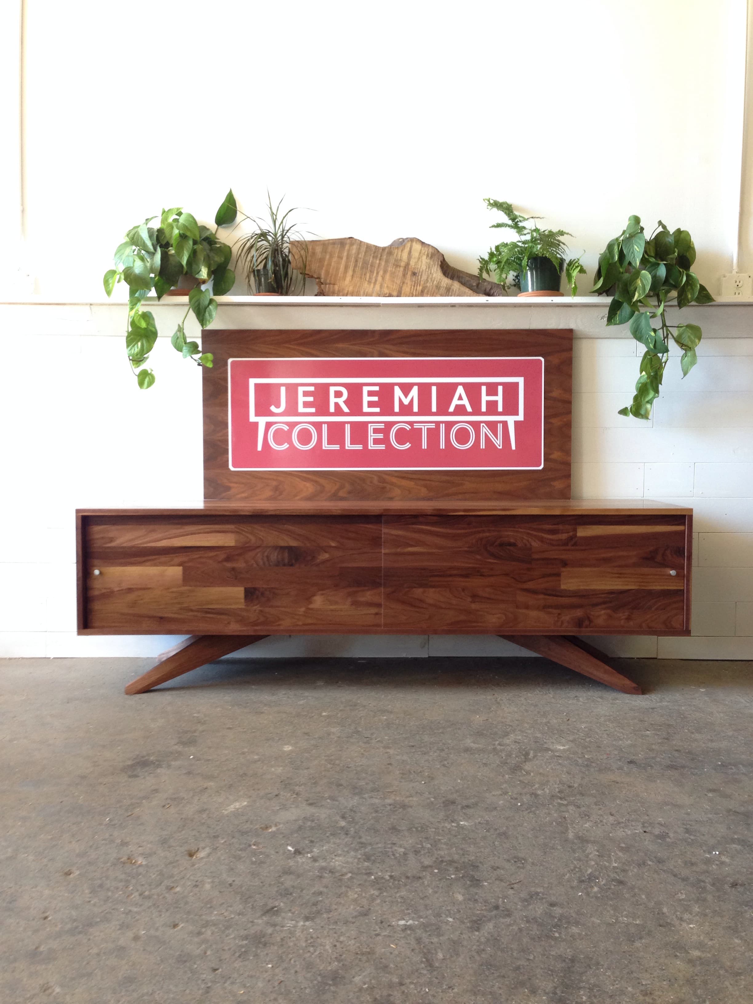 Jeremiah Collection LLC logo